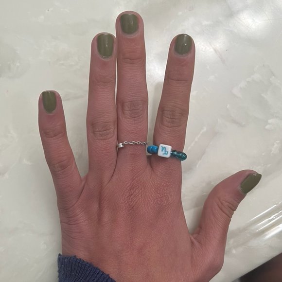 "CAPRICORN" HOROSCOPE AQUA BLUE CRYSTAL BEADED RING (ONE SIZE) - Picture 2 of 2